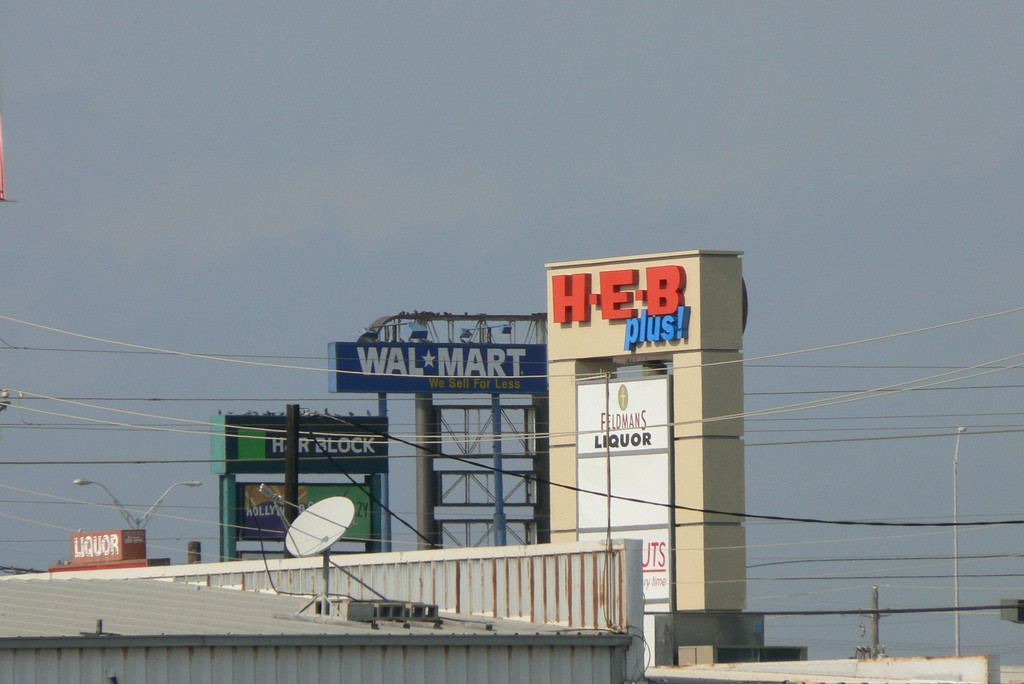 H-E-B beats out  and Walmart as nation's top grocery retailer, study  shows