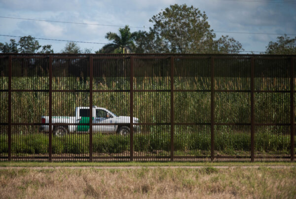 Biden issues executive order allowing temporary border closures